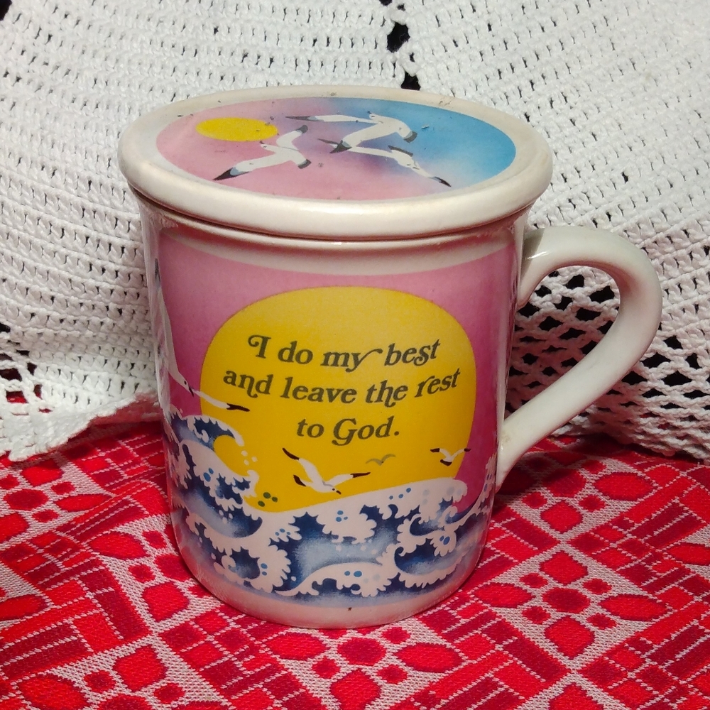 coffee cup with lid